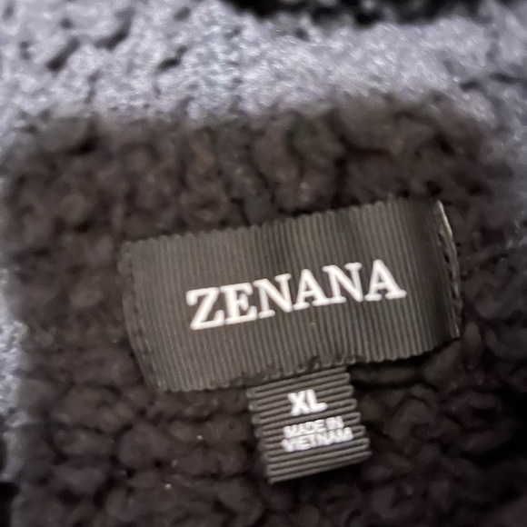 SHERPA HOODED BLACK VEST - Picture 2 of 3